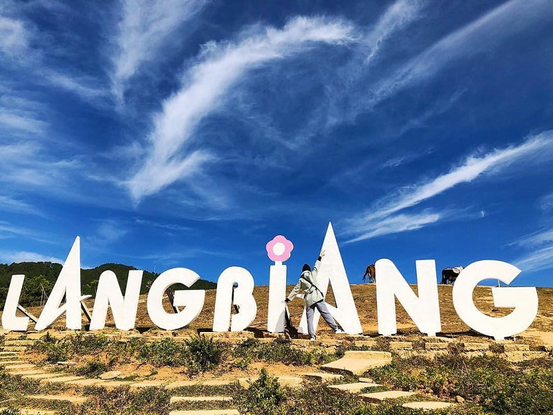 Núi Lang Biang là địa điểm du lịch phải ghé khi đến Đà Lạt