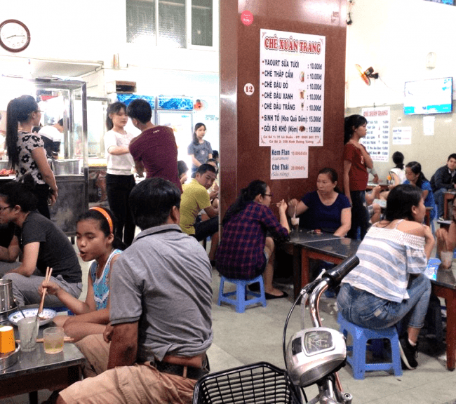 Quán Chè Xuân Trang một trong những địa điểm quán ăn ngon Đà Nẵng nổi tiếng