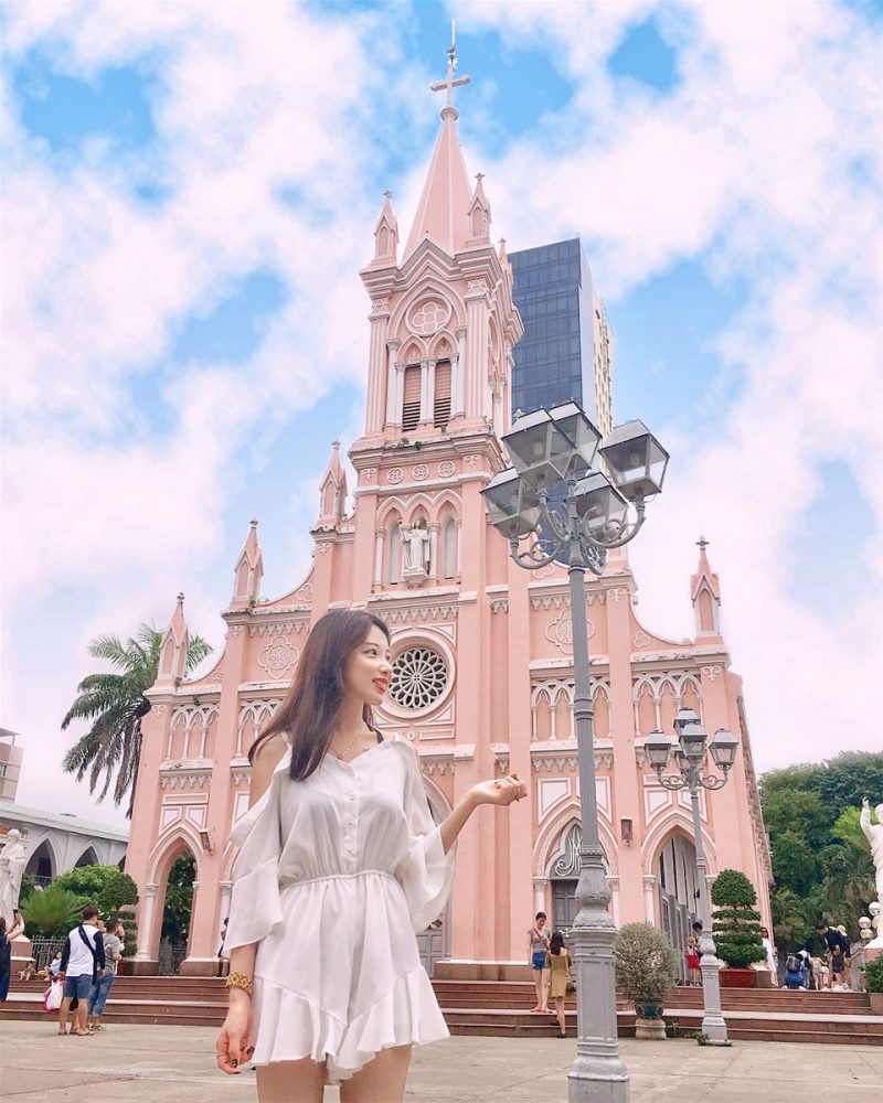 Nhà thờ con gà là một trong những điểm du lịch miễn phí ở thành phố Đà Nẵng