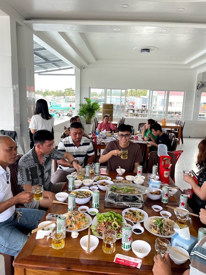 Hoàng Dự Seafood - điểm ăn hải sản rẻ ở Phú Quốc