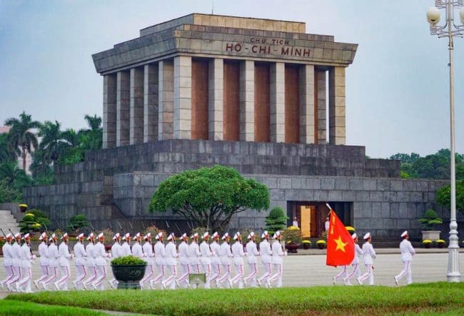 Tour 1 ngày tham quan Hà Nội - lăng chủ tịch Hồ Chí Minh