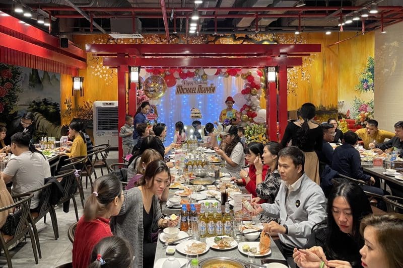 Cửu Vân Long – nhà hàng buffet hải sản Hà Nội