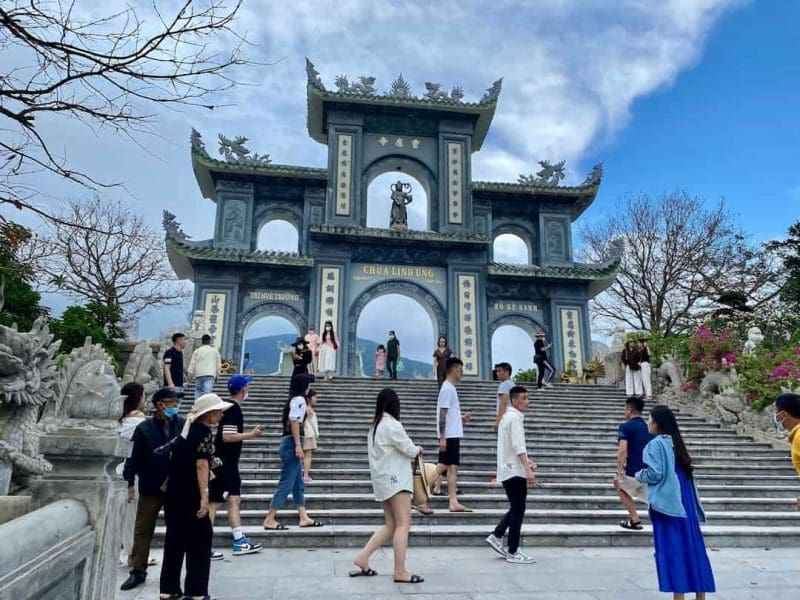 Kiến trúc chùa tinh xảo của chùa linh ứng Đà Nẵng ở bán đảo Sơn Trà