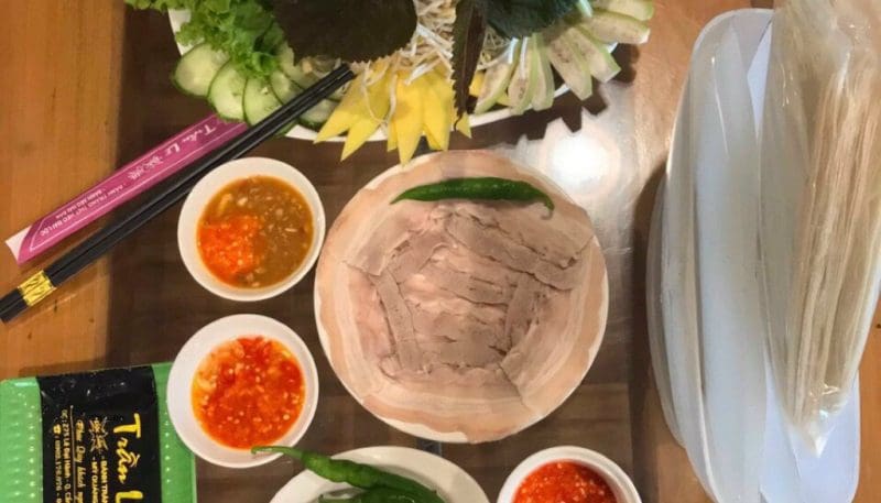 Quán bánh tráng cuốn thịt heo Trần Lê ngon hấp dẫn nhiều du khách