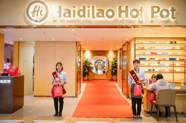 Haidilao là một nhà hàng nổi tiếng nên thường rất đông khách