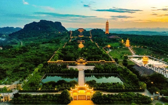 Khám phá không gian linh thiêng của Chùa Bái Đính