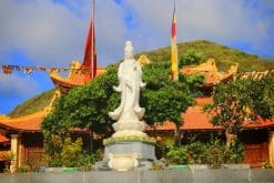 Viếng Chùa Núi Một – Tour Côn Đảo 3 ngày 2 đêm