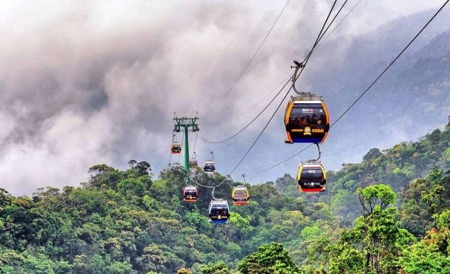 Trải nghiệm cáp treo lên núi Fansipan – Tour Hà Nội Ninh Bình Hạ Long Yên Tử Sapa 5 Ngày 4 Đêm
