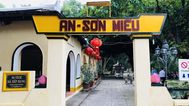 Miếu Bà Phi yến – Tour Côn Đảo 3N2Đ