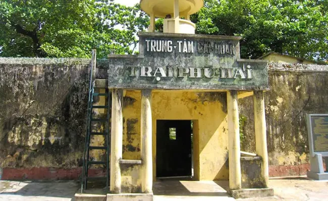 Tham quan Trại Phú Hải – Tour Côn Đảo 3 Ngày 2 Đêm máy bay