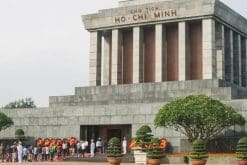 Viếng Lăng Chủ Tịch Hồ Chí Minh