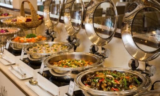 buffet tại khách sạn Làng Pháp Tour Bà Nà 2 Ngày 1 Đêm