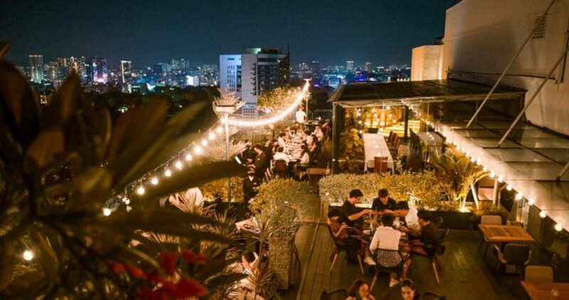 Shri nằm trên tầng 23 của tòa nhà Centec Tower