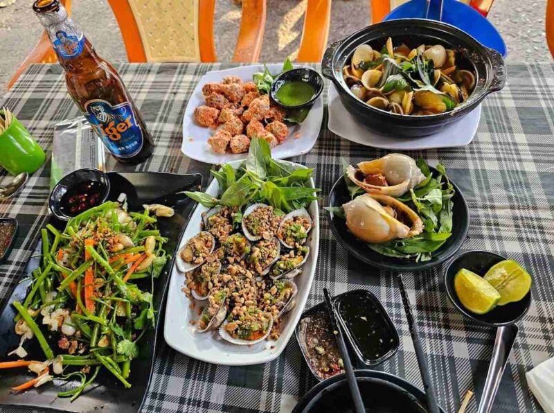 Phố Ẩm Thực – Vĩnh Khánh