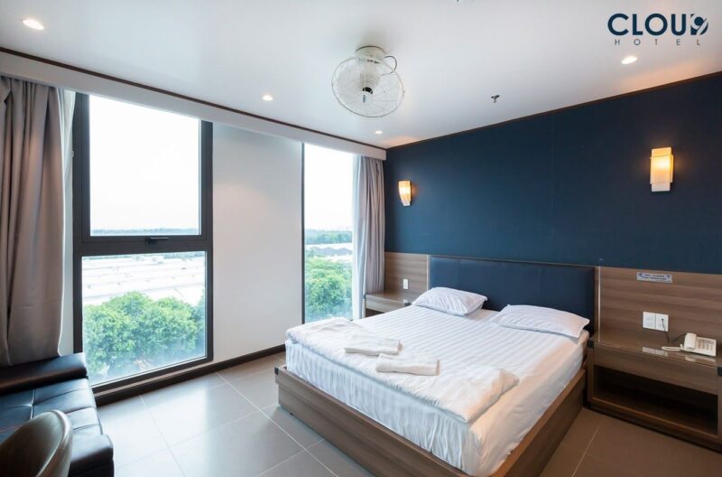 Khách sạn Cloud 9