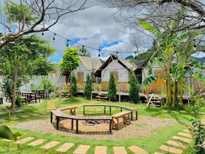 The November Homestay