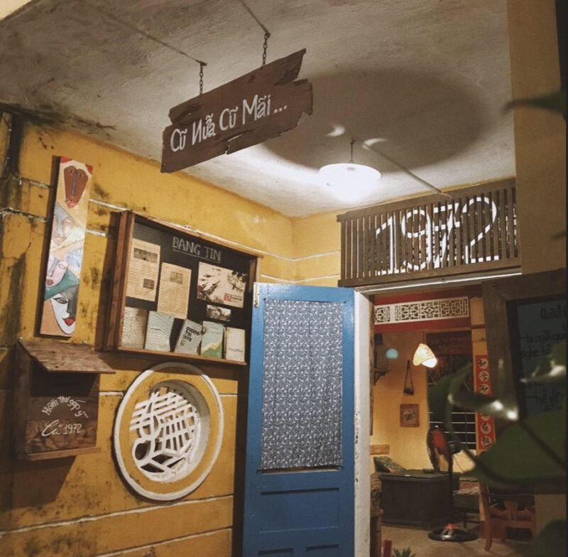 Tiệm Cafe Cũ 1972