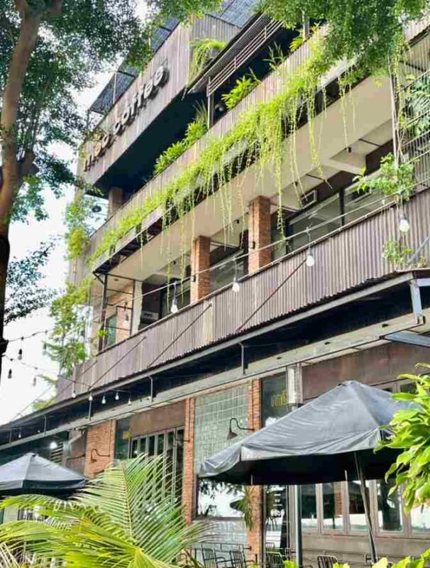 Méc Cafe Long Xuyên