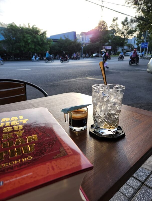 Cũ Cafe Long Xuyên