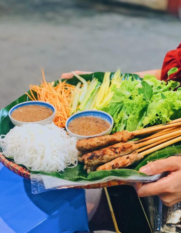 Nem lụi nướng - Hương vị đặc sản Bắc Giang không thể bỏ qua