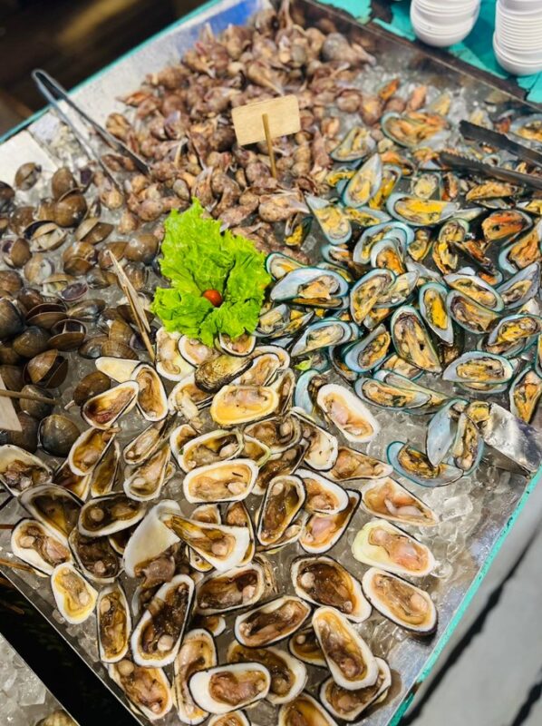 Buffet Pleiku – Buffet Cầu Sắt: Món Ngon, Giá Rẻ, Ăn Thả Ga