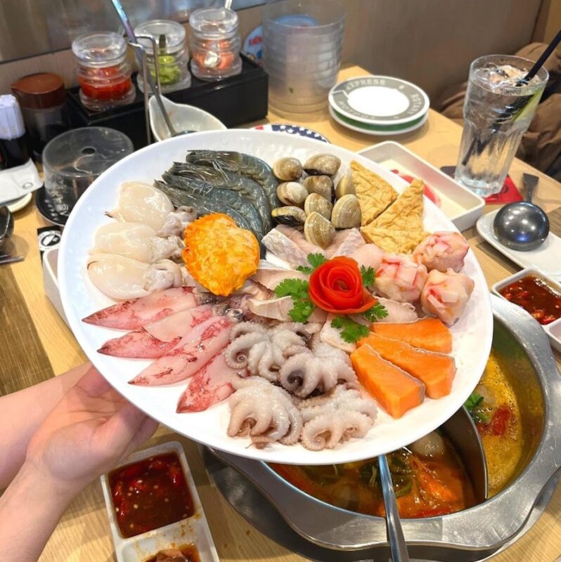 Kichi Kichi Quy Nhơn - Trải Nghiệm Buffet Lẩu Băng Chuyền Độc Đáo