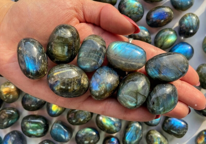 Đá hắc nguyệt quang