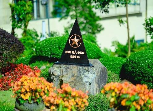 NÚI BÀ ĐEN