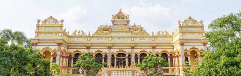 Đến Mỹ Tho, đoàn tham quan chùa Vĩnh Tràng